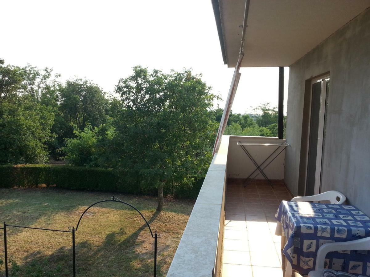 Apartments Ghedas ポレッチ エクステリア 写真